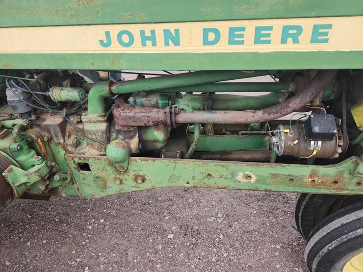 john-deere-520-image-14