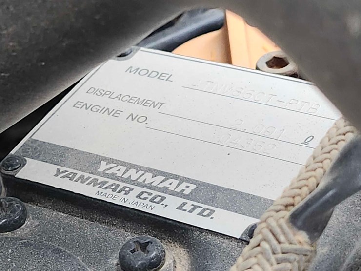 2015-takeuchi-tb260-mini-excavator-image-17