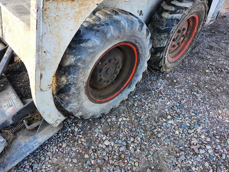 1976-melroe-bobcat-520-skid-steer-image-15