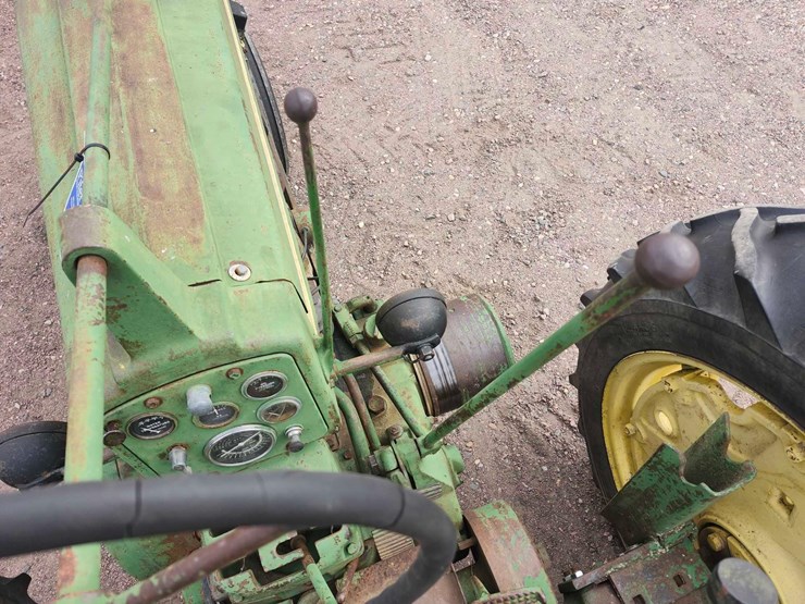 john-deere-520-image-27