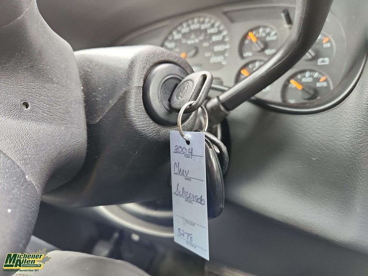 2004-chevrolet-silverado-2500-image-10