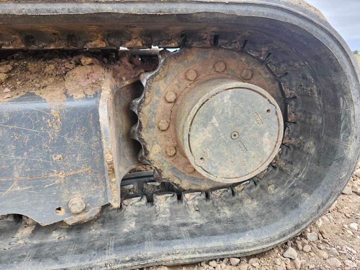 2015-takeuchi-tb260-mini-excavator-image-8