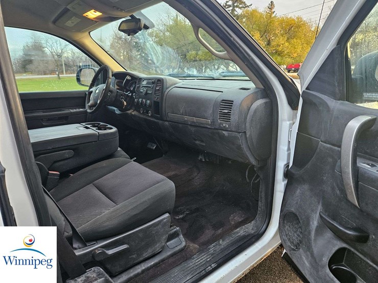 2012-chevrolet-silverado-1500-image-31