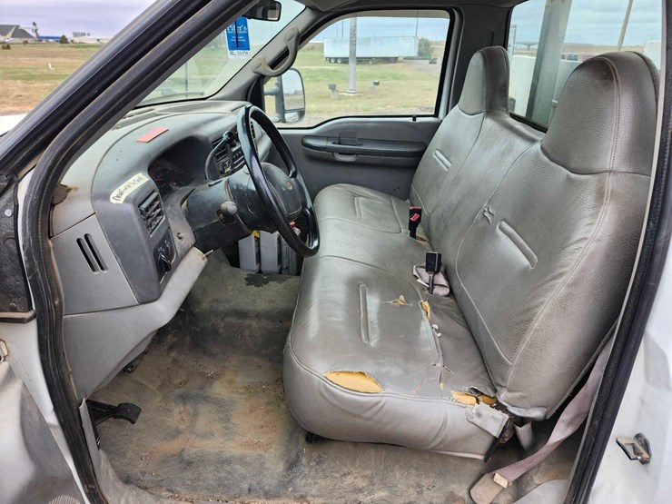 2001-ford-f550-image-41