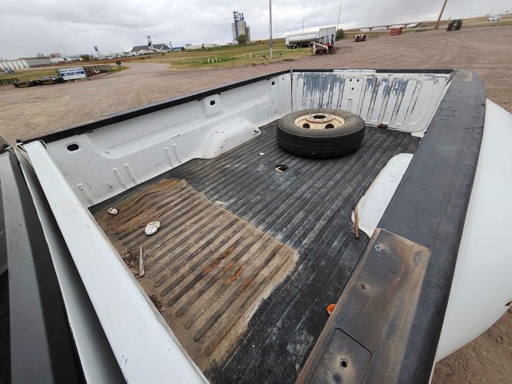 2005-gmc-sierra-3500-image-15