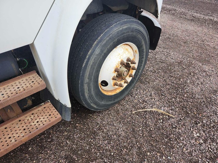 freightliner-propane-truck-image-36