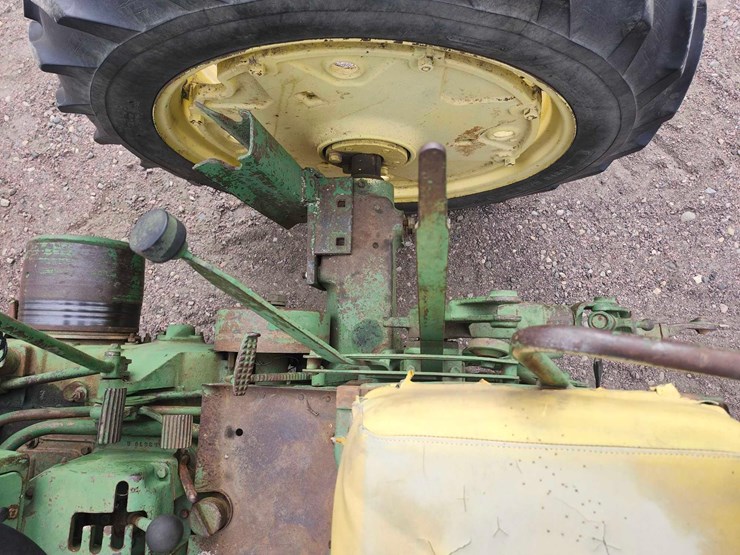 john-deere-520-image-26