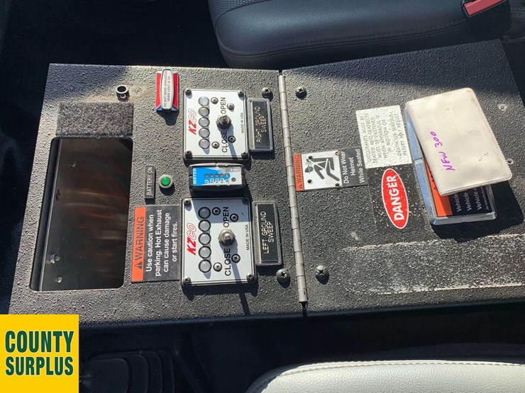 2011-ford-f550-image-14