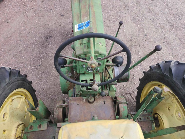 john-deere-520-image-25