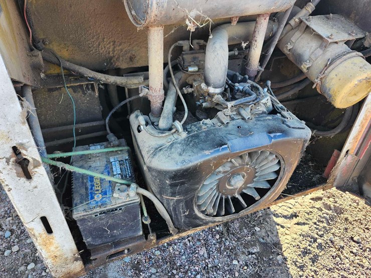 1976-melroe-bobcat-520-skid-steer-image-6