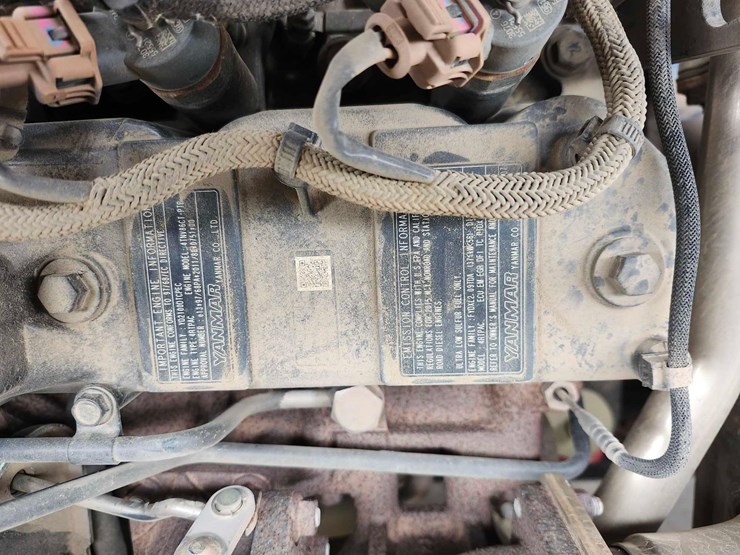 2015-takeuchi-tb260-mini-excavator-image-16