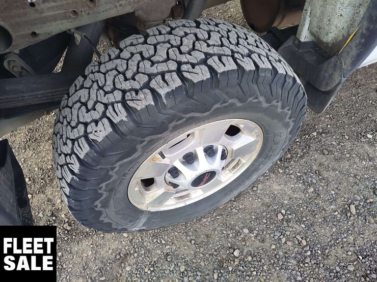 2018-gmc-sierra-2500hd-image-30