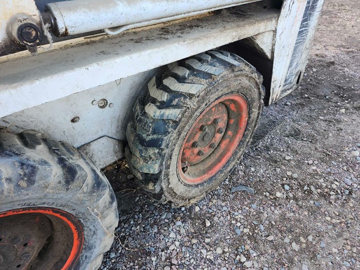 1976-melroe-bobcat-520-skid-steer-image-16