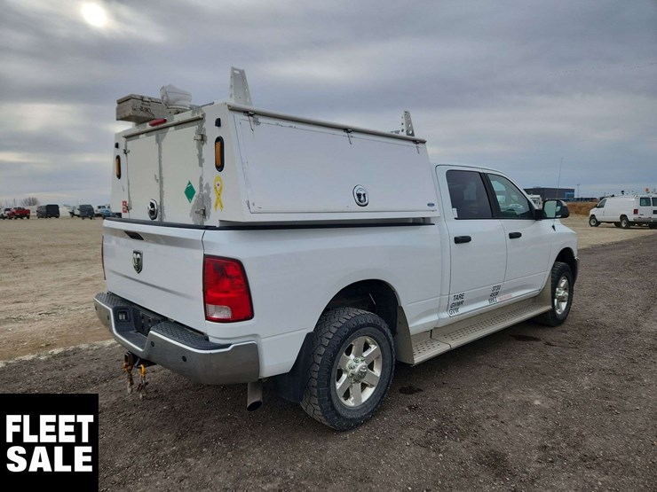 2014-ram-2500-slt-image-3