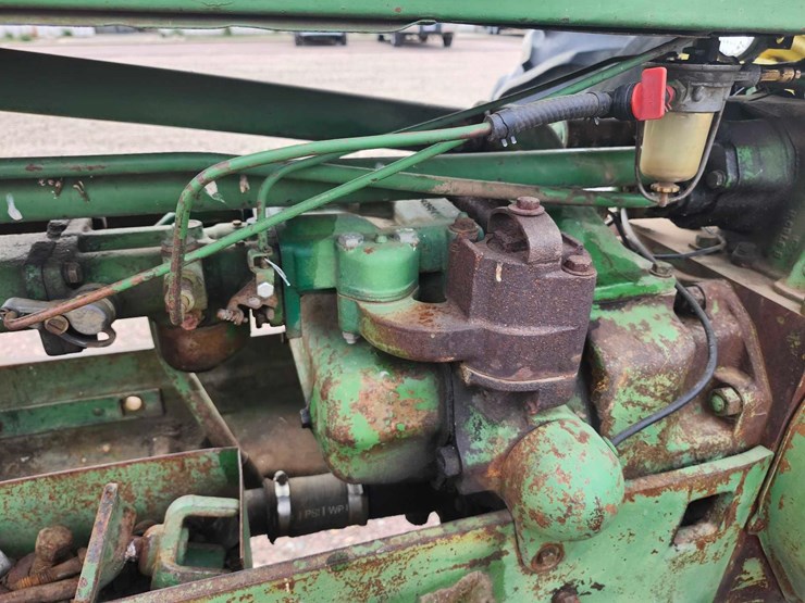 john-deere-520-image-12