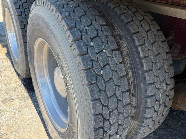 2000-kenworth-w900b-image-9