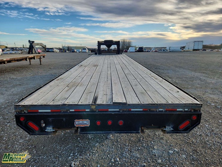 2013-custom-trailer-image-6