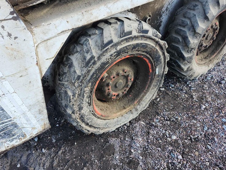 1976-melroe-bobcat-520-skid-steer-image-17