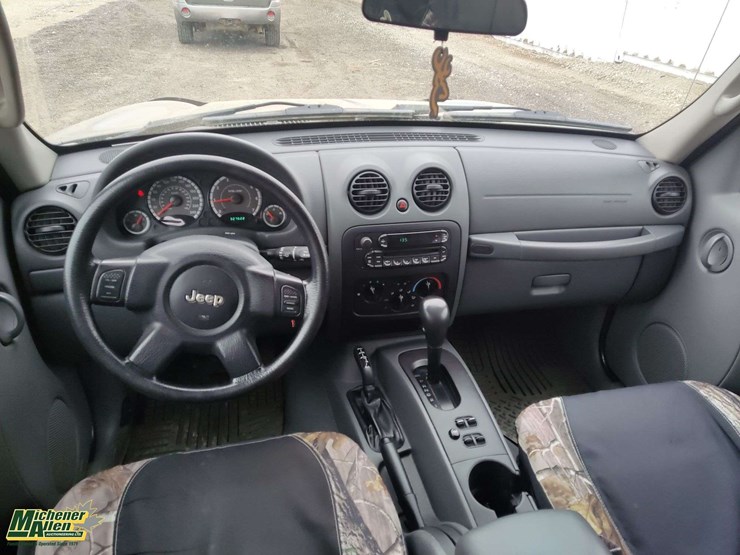 2007-jeep-liberty-image-17