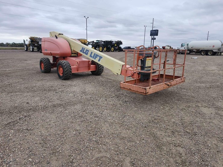 2000-jlg-600s-image-2