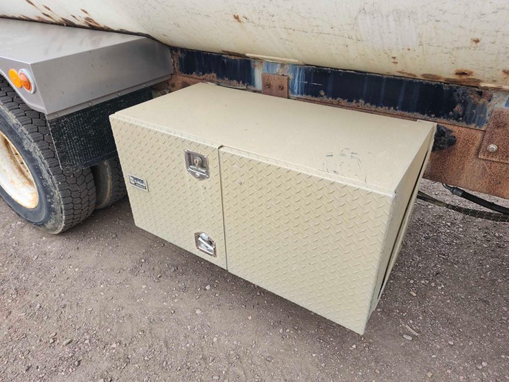 freightliner-propane-truck-image-14