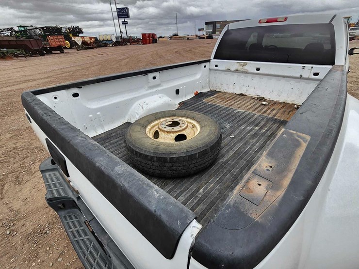 2005-gmc-sierra-3500-image-14
