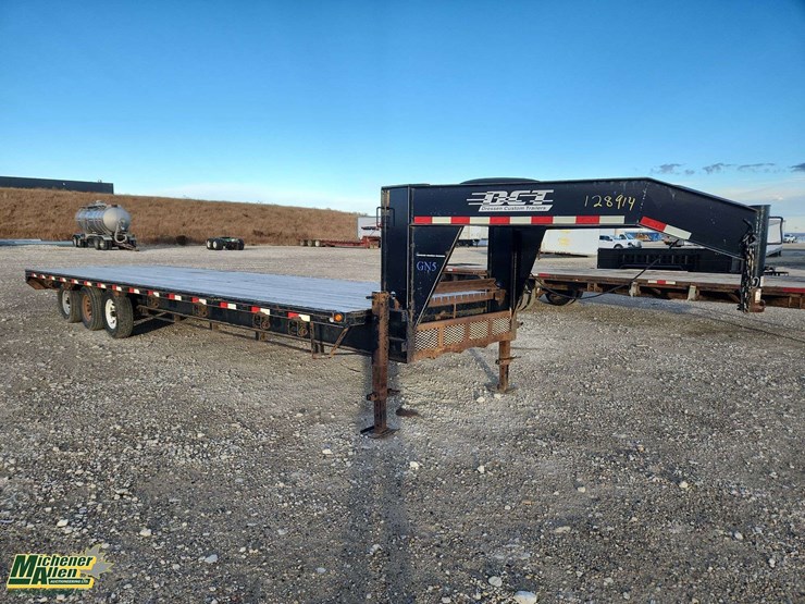 2013-custom-trailer-image-4