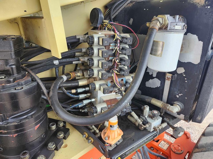 2000-jlg-600s-image-21