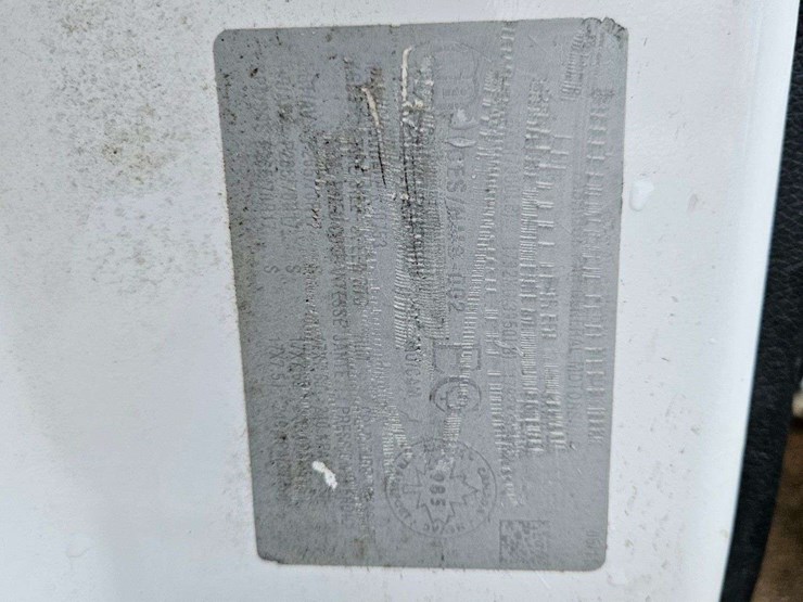 2012-chevrolet-silverado-1500-image-21