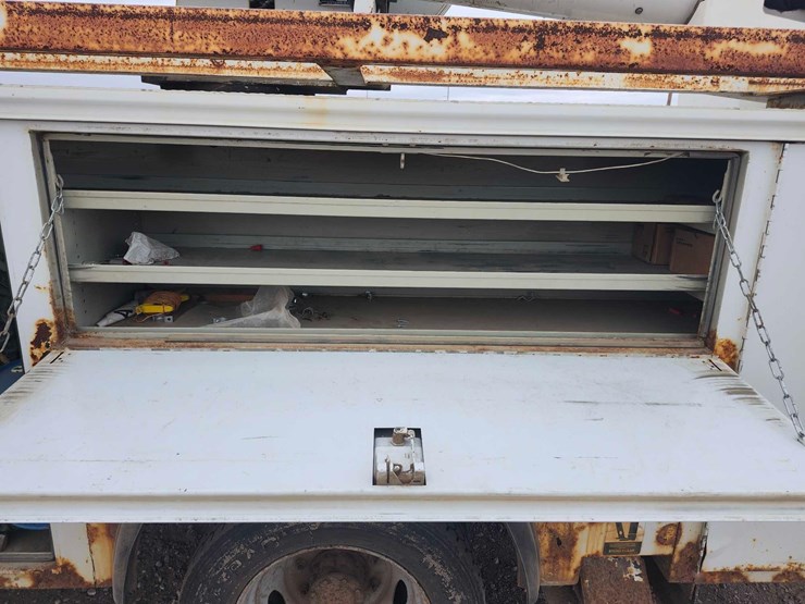 2001-ford-f550-image-36