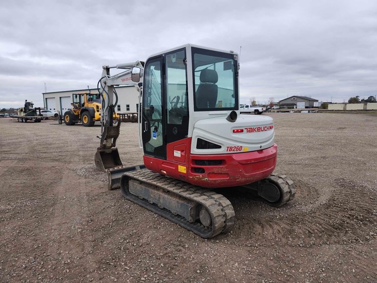 2015-takeuchi-tb260-mini-excavator-image-4