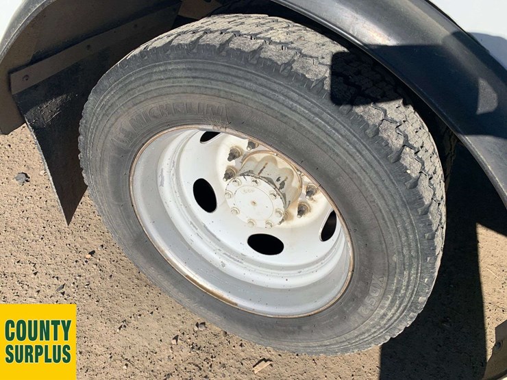 2011-ford-f550-image-4