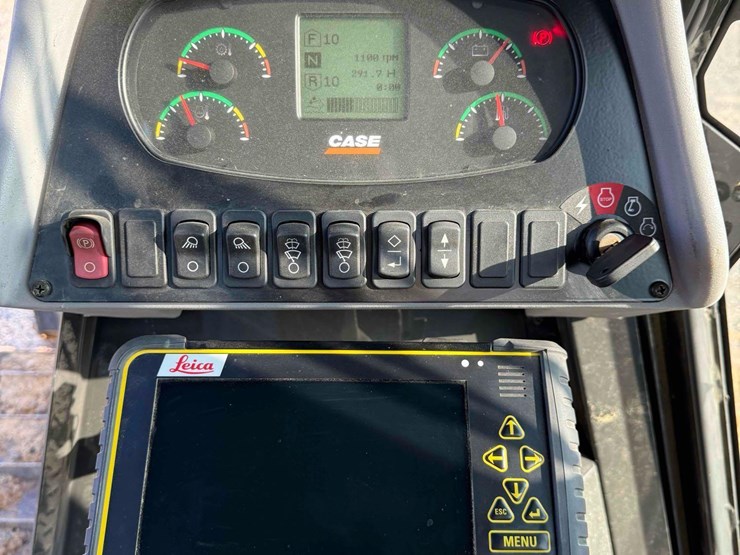 2021-case-850m-image-16