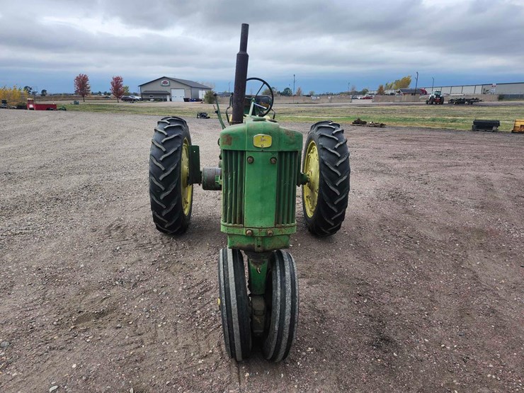 john-deere-520-image-7