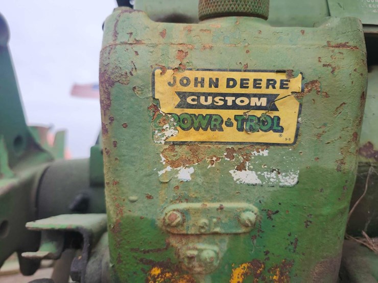 john-deere-520-image-18