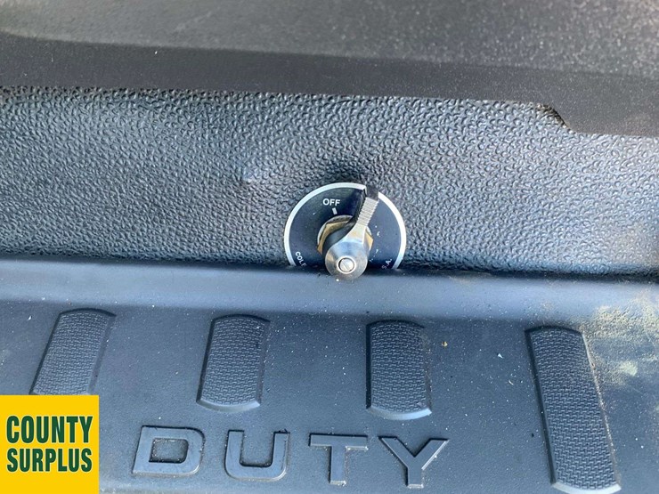 2011-ford-f550-image-12