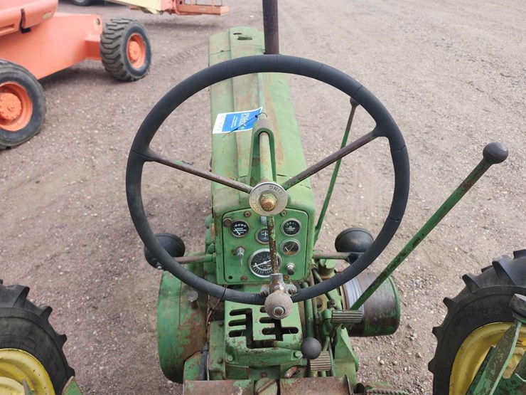 john-deere-520-image-30