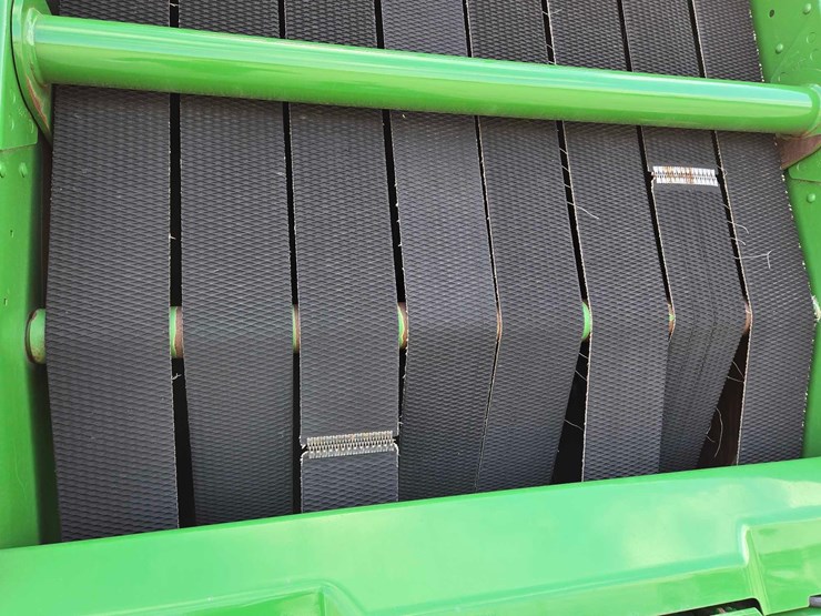 2023-john-deere-560m-image-3