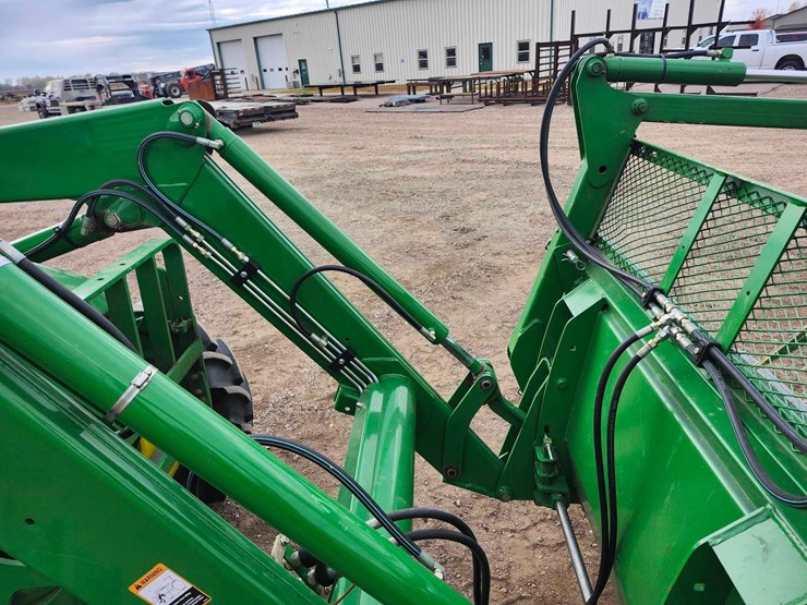 2005-john-deere-6420-image-12