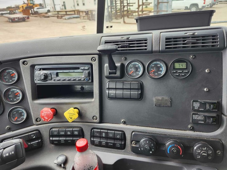 2017-freightliner-cascadia-image-44