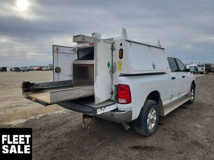 2014-ram-2500-slt-image-36