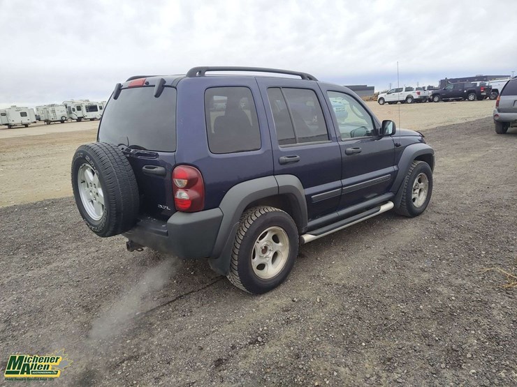 2007-jeep-liberty-image-3