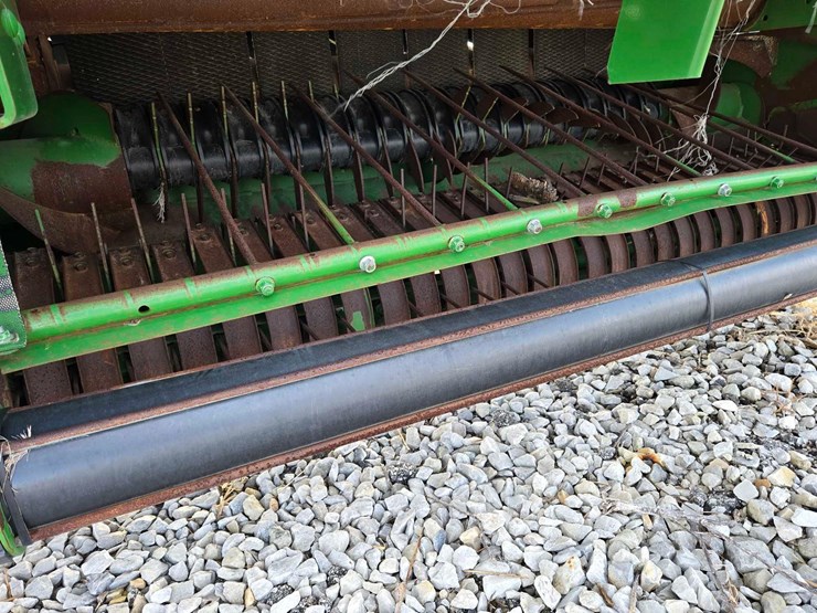 2023-john-deere-560m-image-2