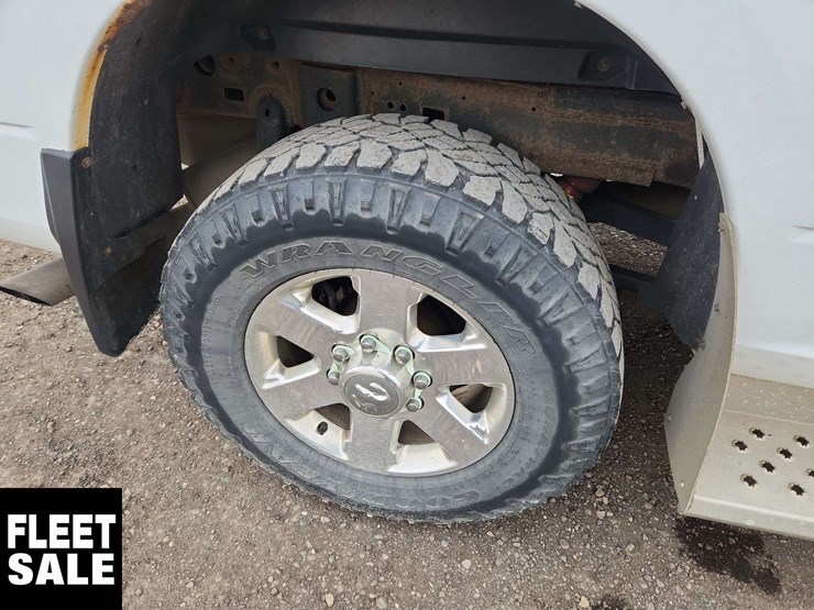 2014-ram-2500-slt-image-13