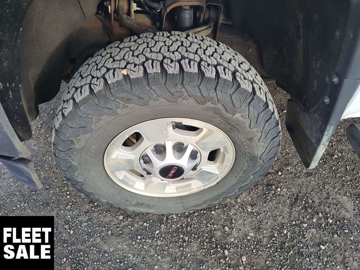 2018-gmc-sierra-2500hd-image-28