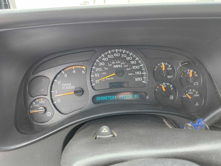 2005-gmc-sierra-3500-image-24