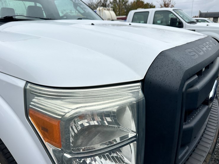 2015-ford-f350-xl-image-32