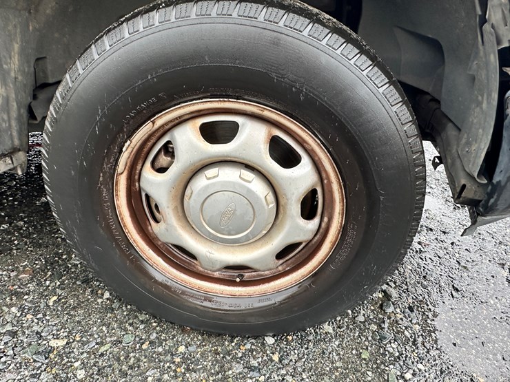 2020-ford-f150-xl-image-28