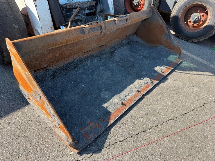 2015-bobcat-s650-image-7