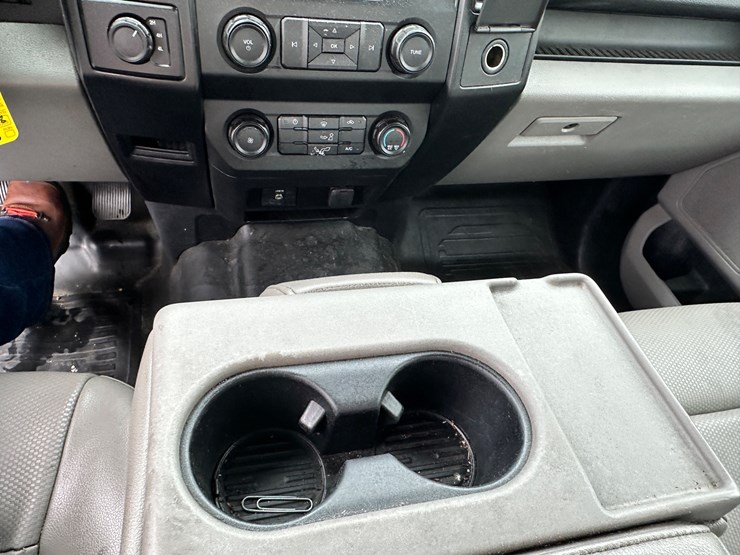 2020-ford-f150-xl-image-83